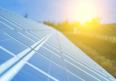 ¿Qué hace un inversor solar?