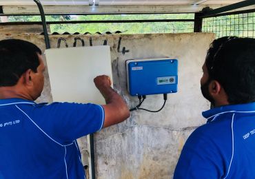 Cómo mantener un inversor de bomba solar