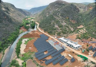 El proyecto de bombeo de agua fotovoltaico de Xiaojiang en la ciudad de Xuanwei, provincia de Yunnan, realizó pruebas con éxito y envió agua a principios de mayo.