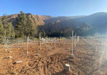El proyecto de riego con bombeo de agua solar de 1,2 MW en el distrito de Dongchuan, Kunming, Yunnan, está en pleno apogeo.